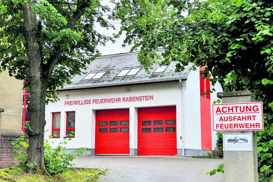 Die Freiwillige Feuerwehr Rabenstein drängt auf die Wiedereröffnung des Rettungsweges.