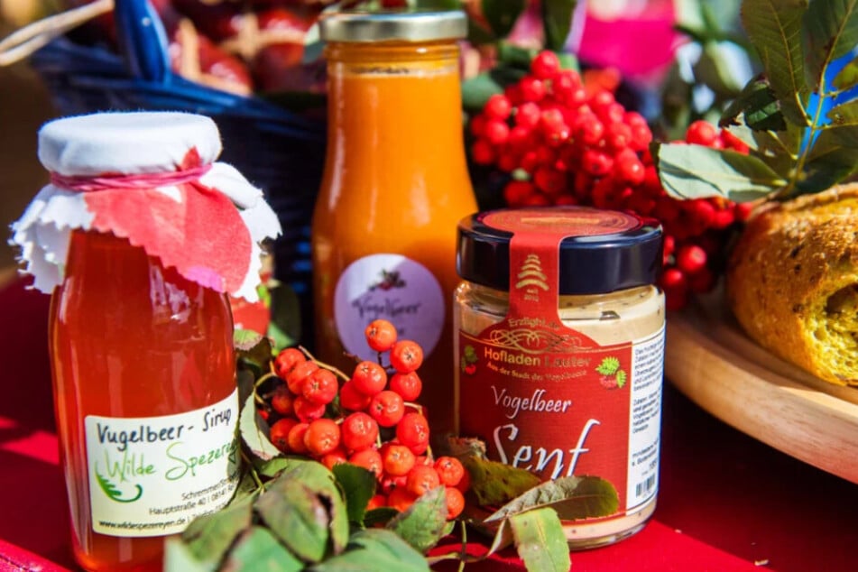 Viele regionale Vugelbeer-Produkte gibt es beim Vugelbeerfast in Lauter.