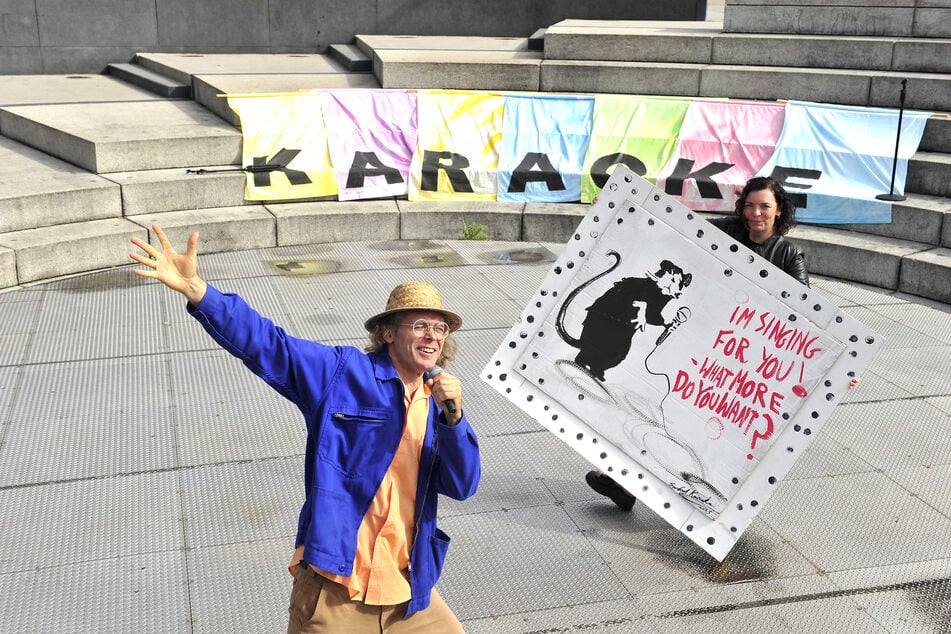 Sanford Wintersberger (49, l.) und Konstanze Wolter (46) sind unterwegs im Namen des Karaoke.