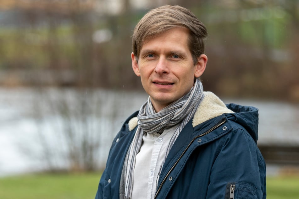 SPD-Stadtrat Maik Otto (45) nennt die Umweltaktion am Ottoteich "Zinnober".