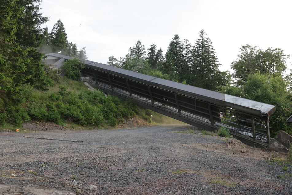 Der fast 60 Jahre alte Schanzenturm wird nun durch eine neue Anlage ersetzt.