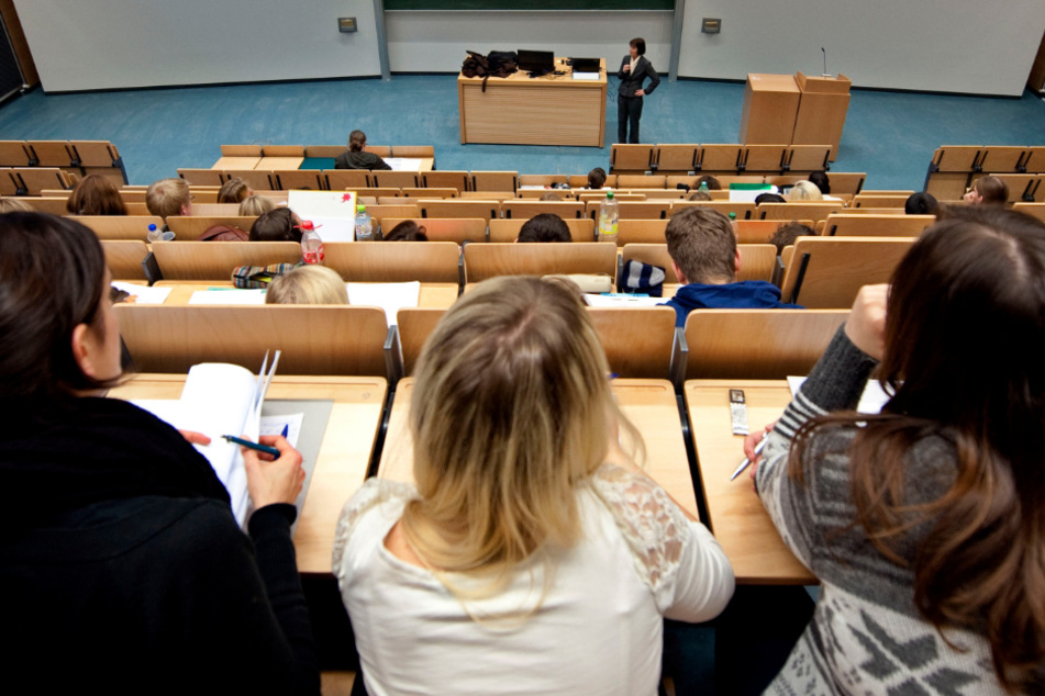 Besonders hoch ist die NC-Quote in rechts-, Wirtschafts-, Gesellschafts- und Sozialwissenschaften. (Symbolbild)