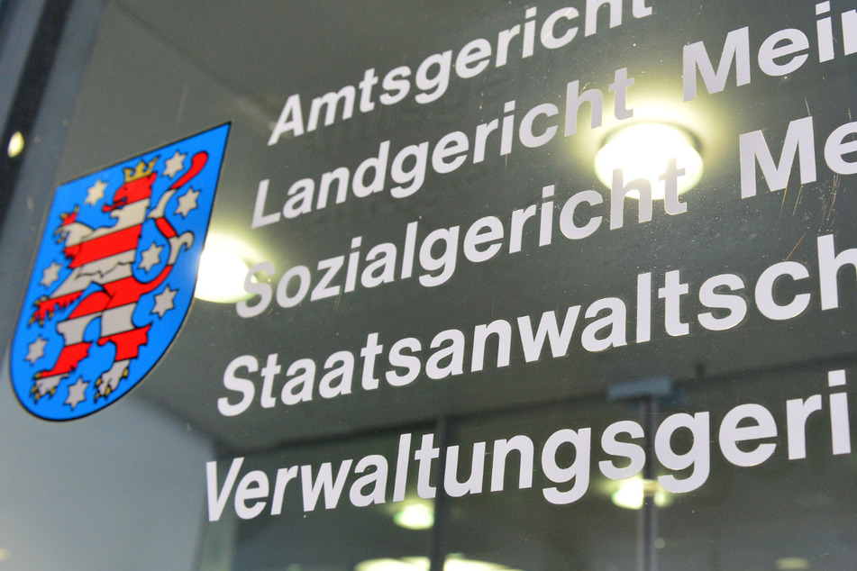 Das Landgericht Meiningen hat einen 54-Jährigen zu einer langen Haftstrafe verurteilt. (Archivbild)