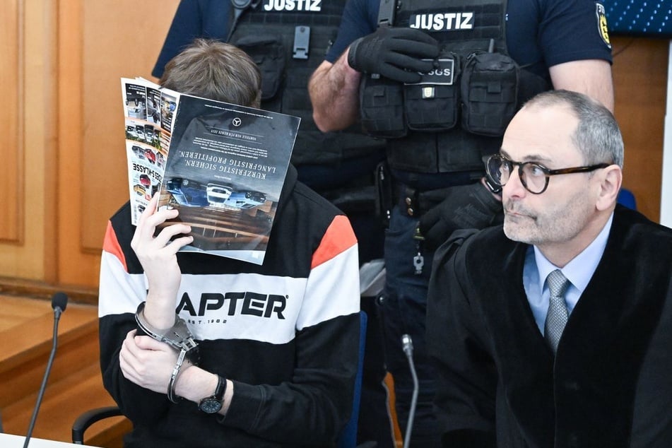 Der Jugendliche (18) wurde wegen Mordes verurteilt und muss nun ins Gefängnis.