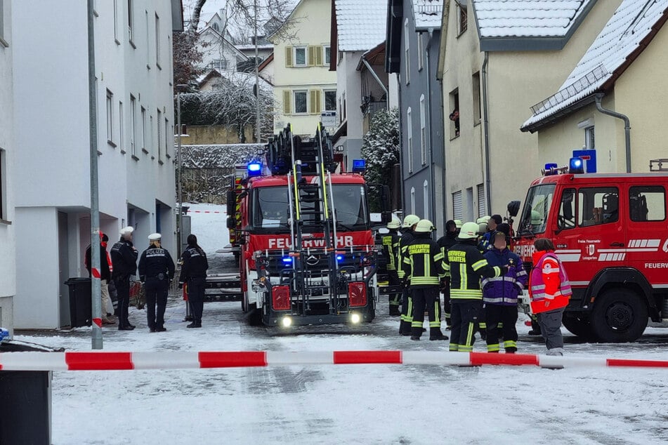 Tödliches Feuer in Leingarten: Einsatzkräfte finden Leiche in Wohnhaus!