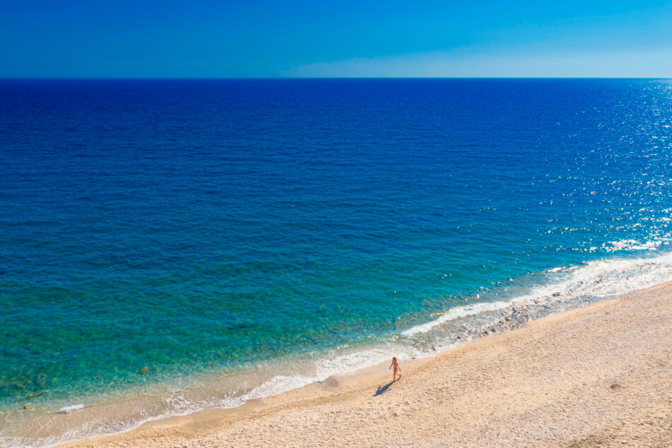 Der traumhafte Plomari Beach im Süden der griechischen Insel Lesbos.