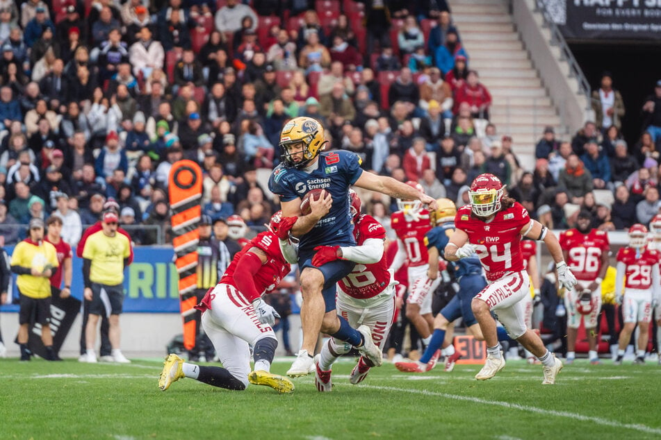 Monarchs-Quarterback Brock Domann (mit Ball) musste sich jedes Yard hart erkämpfen.