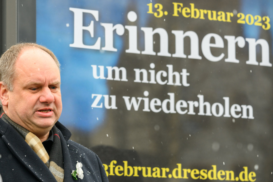 Dresdens OB Dirk Hilbert (55) warb für die am Montag geplante Menschenkette, die unter dem Motto steht: "Frieden! Gemeinsam gestalten."