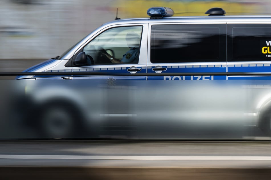 Gefährliches Pflaster in Dresden: Zwei Passanten kassieren Fäuste - Polizei sucht Zeugen!