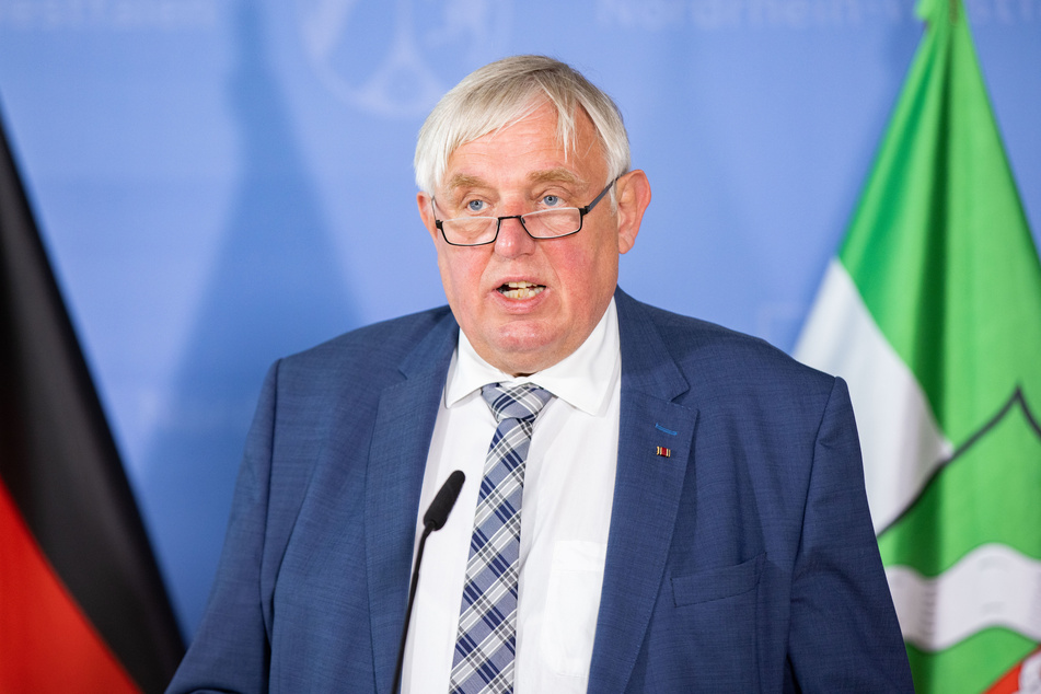 NRW-Gesundheitsminister Karl-Josef Laumann (63, CDU) ist froh, dass sich die Infektionszahlen aktuell so positiv entwickeln.