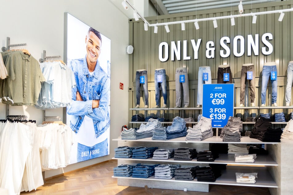 In den Marken-Outlets Schwarzheide-Mitte warten nicht nur saisonale Kollektionen, sondern auch attraktive Angebote.