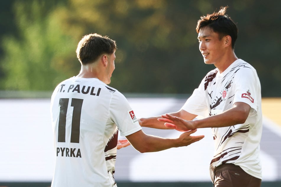Taichi Hara (27, r) traf bei der U23. (Archivbild)