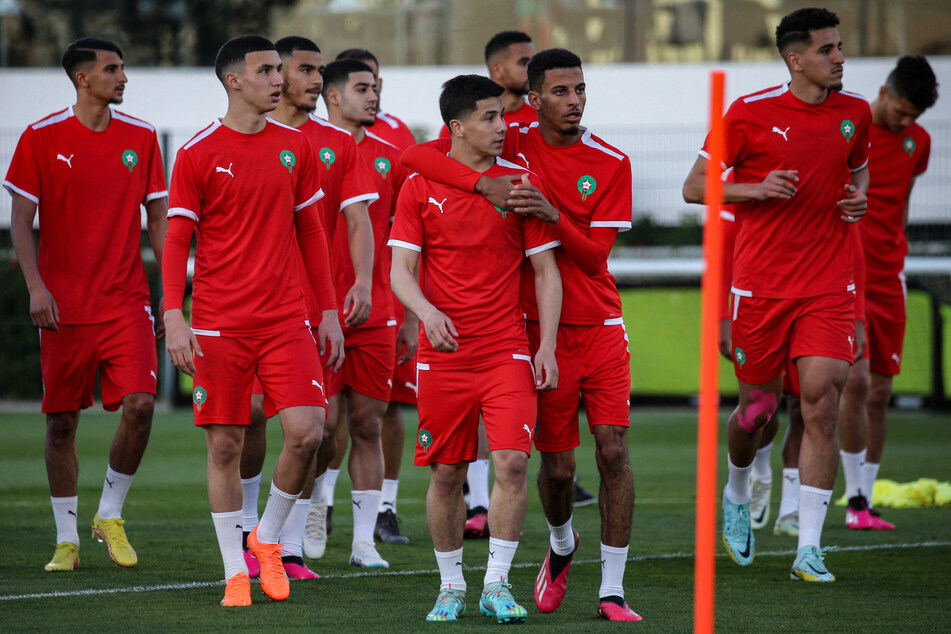 Die marokkanische Fußball-Nationalmannschaft steht zusammen und leistet nach dem verheerenden Erdbeben in der Heimat ihren Beitrag.