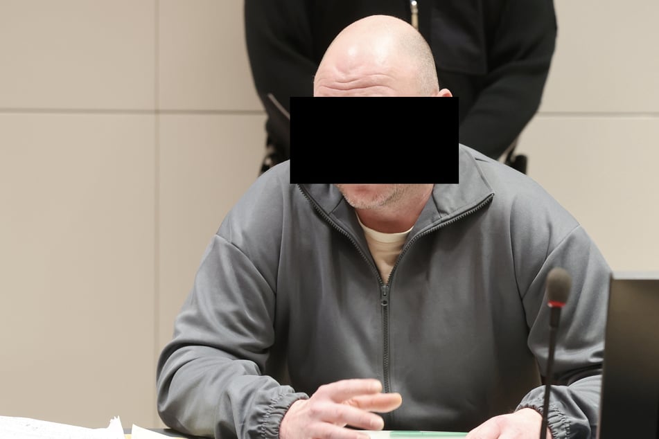 Nachbarn mit Kleiderstange verdroschen: Prügel-Rabauke muss hinter Gitter