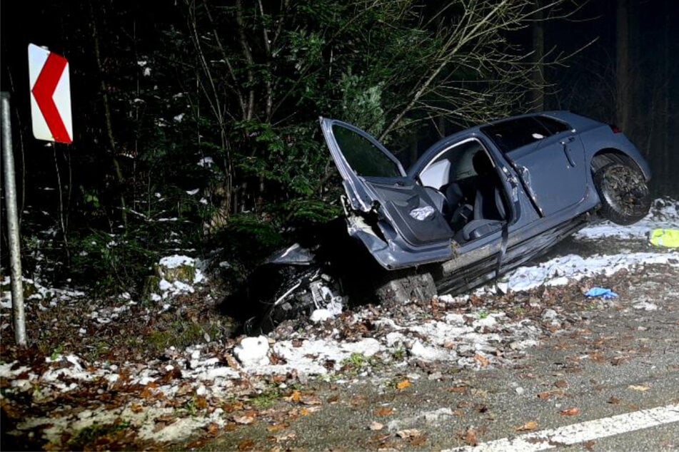 Für den Fahrer des VW kam jede Hilfe zu spät.