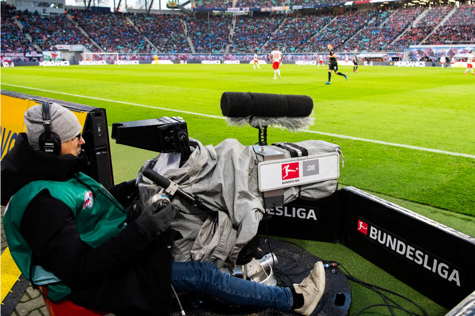 Bald auch wieder für alle zugänglich? Die Bundesliga könnte ein Free-TV-Comeback feiern.