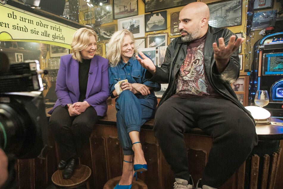 Politikerin Bärbel Bas (57, l.) und Komiker Abdelkarim (43) sind in der neuen Folge von "Inas Nacht" zu Gast.