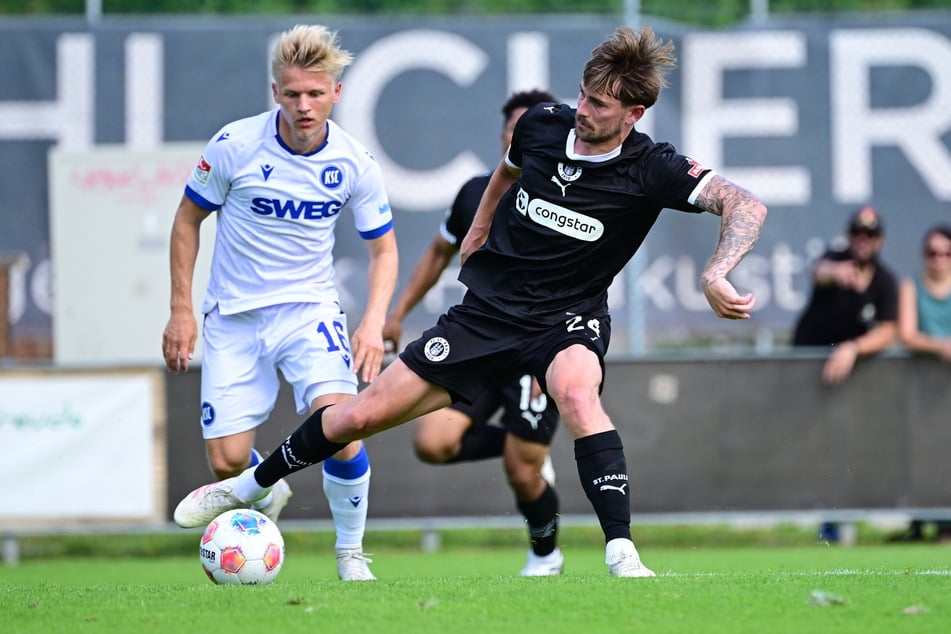 Solide Leistung der Kiezkicker in Halbzeit eins. Connor Metcalfe (r.) traf kurz vor der Pause zum 2:0.