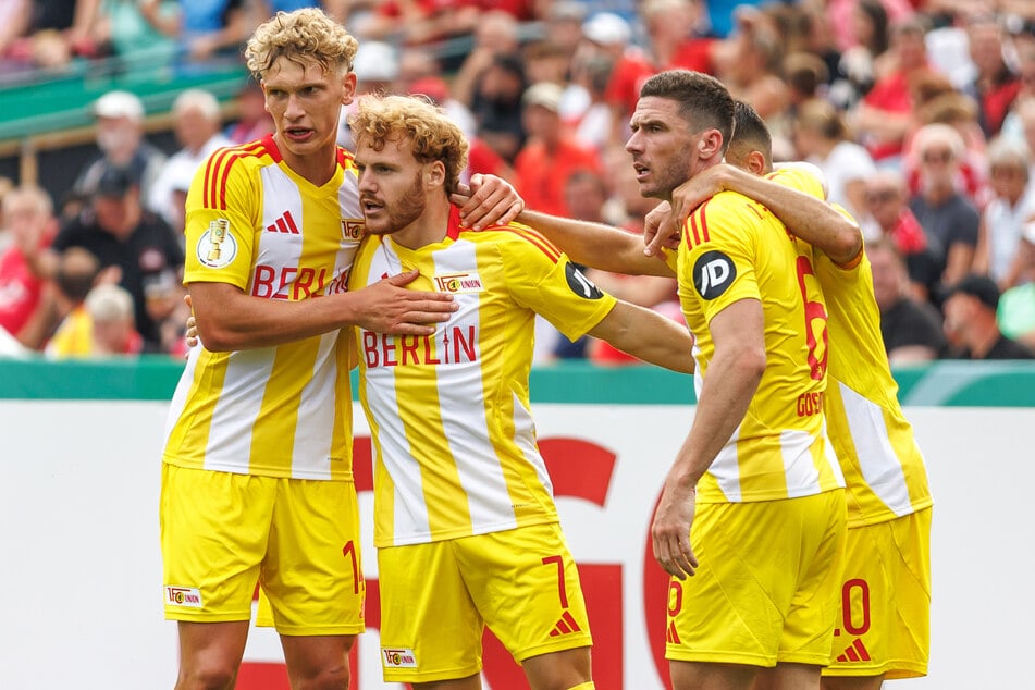 Yorbe Vertessen (Nummer 7) bringt Union Berlin nach etwas mehr als einer Stunde in Führung.