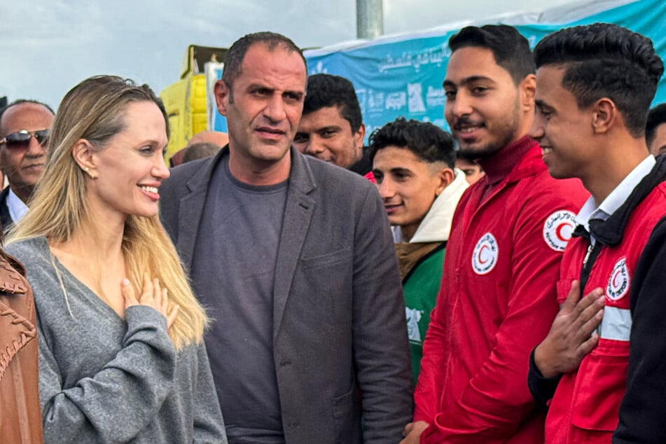 Angelina Jolie visited the Egyptian side of the Rafah crossing into Gaza on Friday to speak with members of the Red Crescent and truck drivers ferrying humanitarian aid.