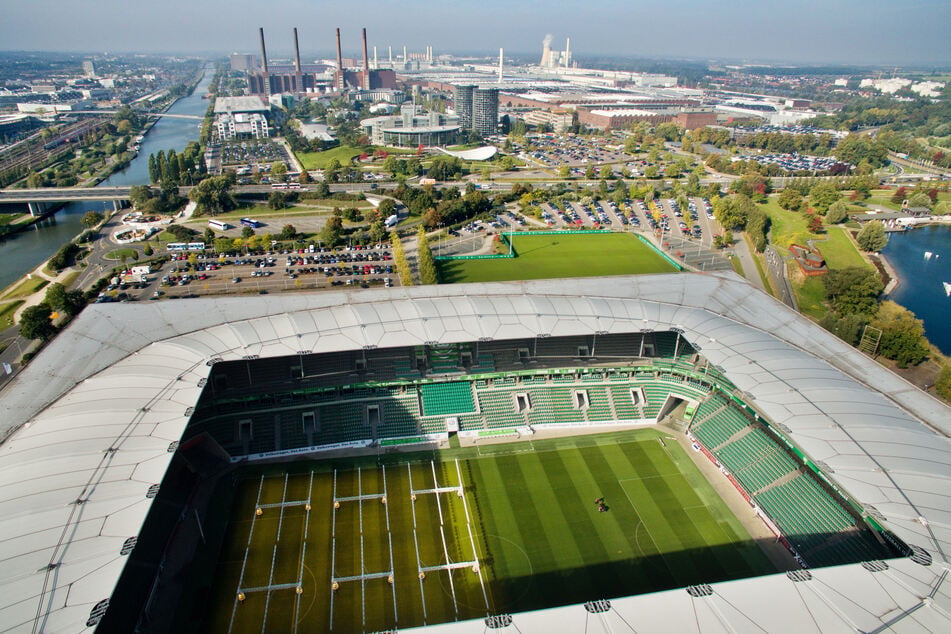 Mit dem Abstieg in die 2. Bundesliga drohen den Wolfsburgern noch leerere Ränge in der Volkswagen Arena.