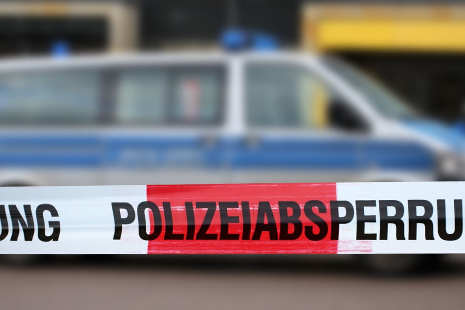 Bei der Messerattacke in Bonn-Gronau wurde ein 50-jähriger Paketzusteller lebensgefährlich verletzt (Symbolbild).