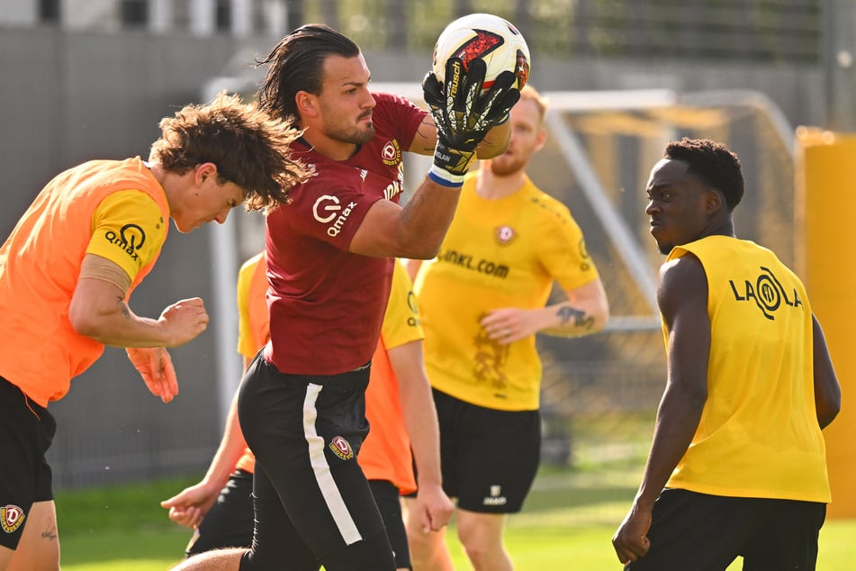 Laut Dynamo-Keeper Tim Schreiber (24, 2.v.l.) hat die SGD die Fehler der ersten Spieltage gründlich aufgearbeitet.