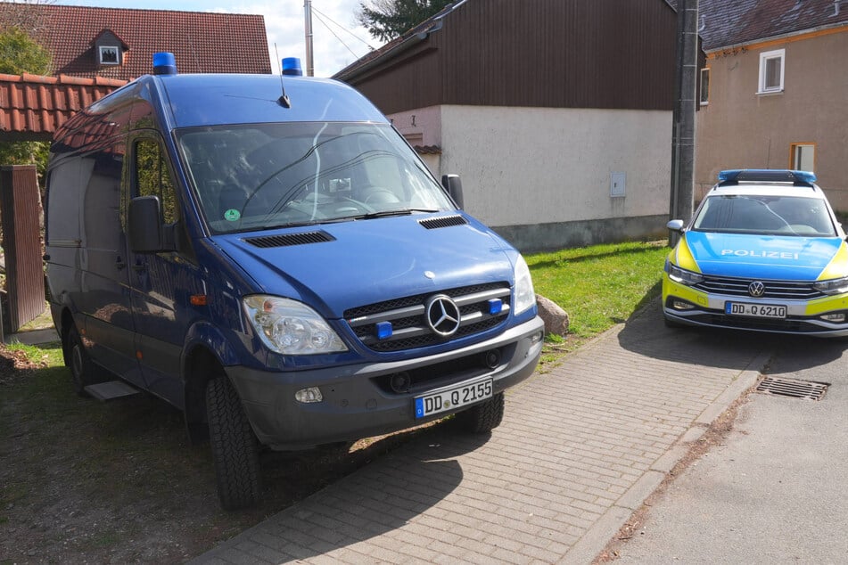 Die Polizei ist vor Ort und ermittelt zur Brandursache und dem genauen Hergang.