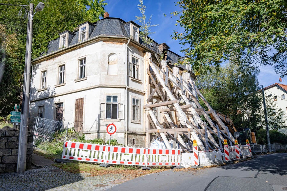 Dieses Gebäude in der Hohnsteiner Straße 20 muss abgerissen werden.