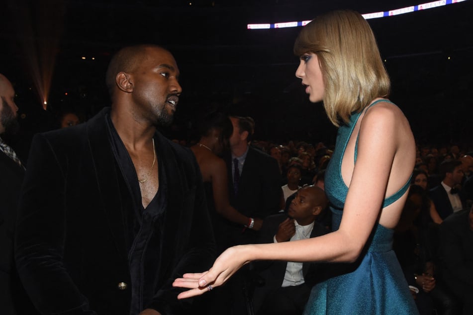 Taylor Swift (r.) and Kanye West (l.) at the Los Angeles GRAMMY Awards in 2015.