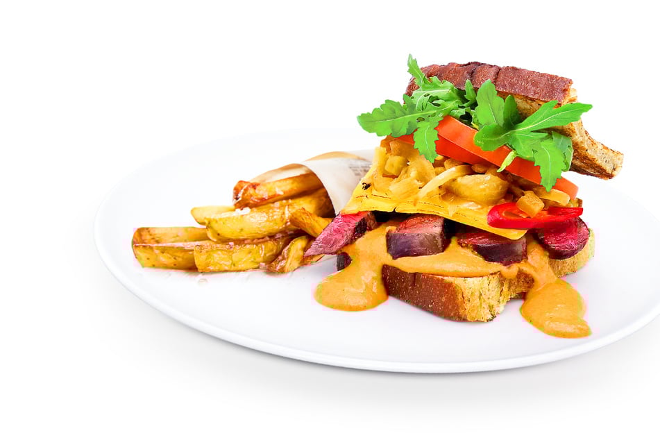 Rustikal und schmackhaft wird's mit einem Rinderfilet-Sandwich.