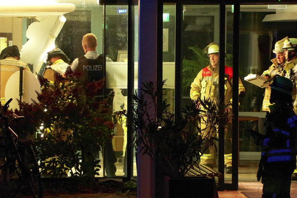 Rund 120 Gäste mussten das Mercure-Hotel in Düsseldorf gegen 0.49 Uhr vorübergehend verlassen.