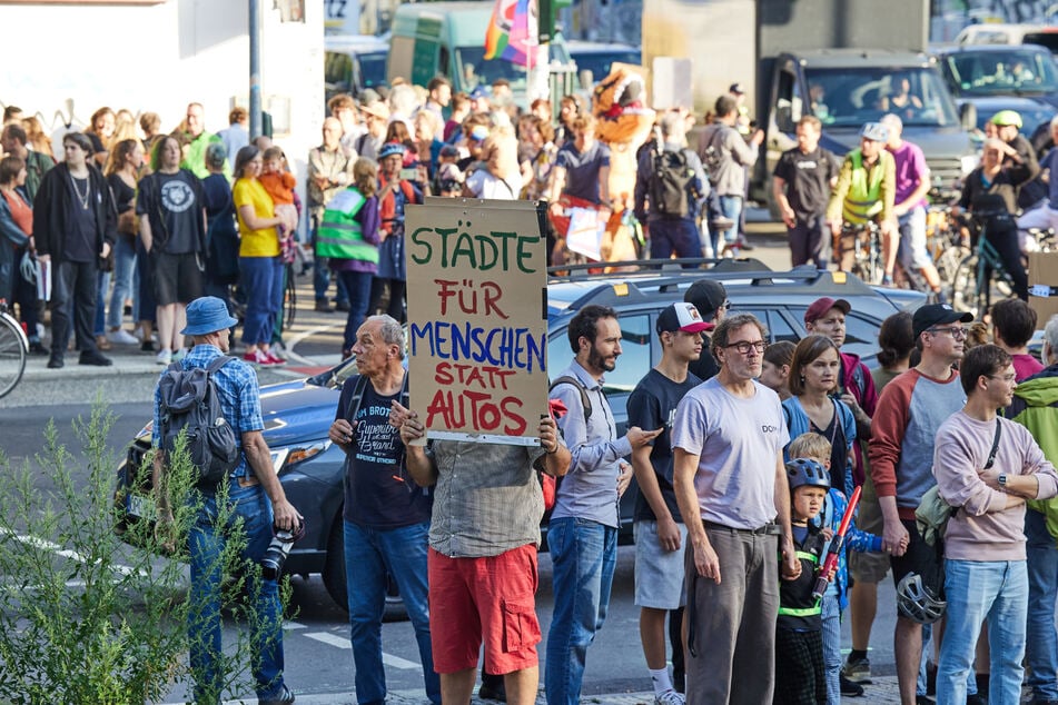 Die Eröffnung des 16. Bauabschnitts wurde Anfang September von einer Demonstration begleitet