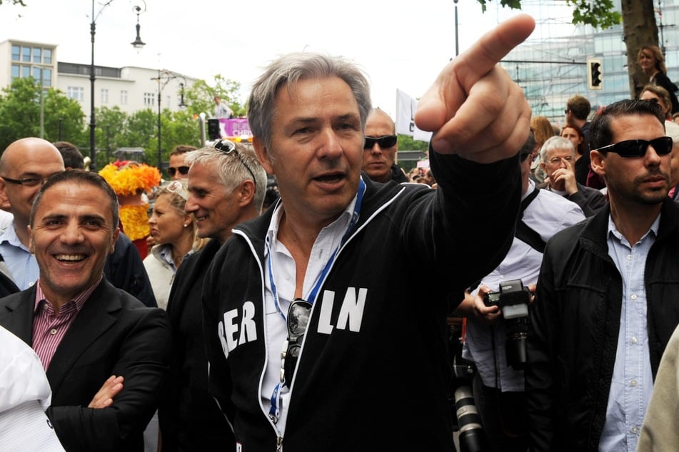 Klaus Wowereit feiert 2011 auf dem Christopher Street Day. (Archivbild)