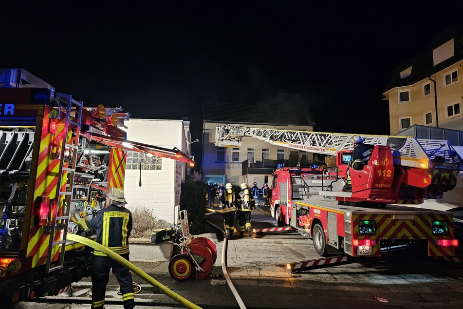 Feuerwehr macht grausamen Fund nach heftigem Wohnungsbrand