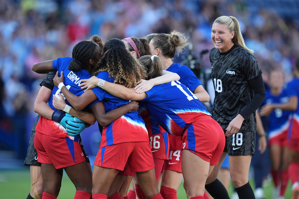 Die US-Frauen jubeln über den Gold-Triumph.