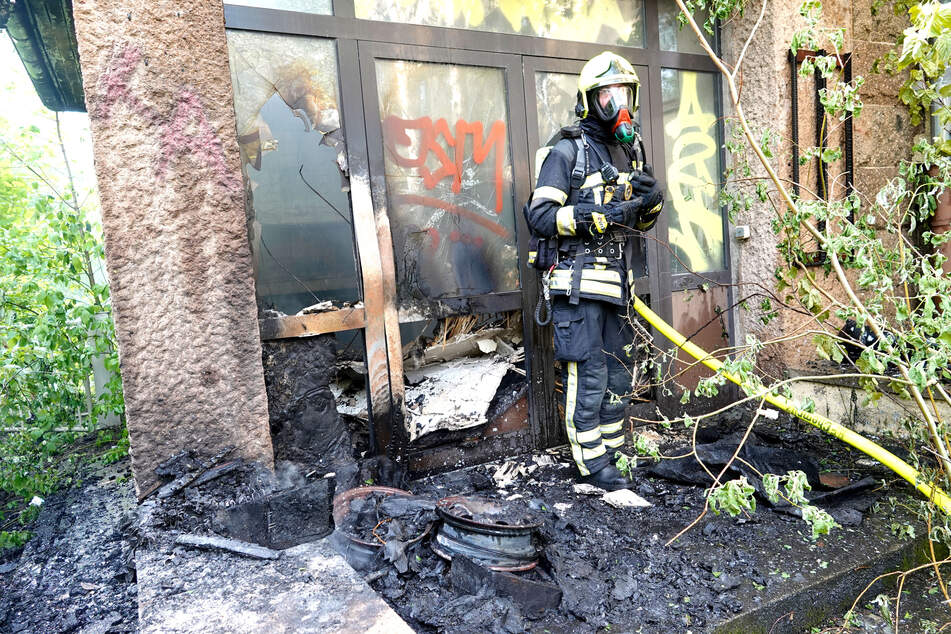 In Chemnitz brannte Unrat an einer alten Industriebrache.