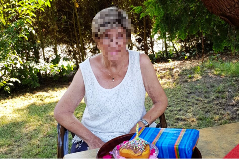 Die 81-Jährige wurde von einem Polizeihubschrauber entdeckt.