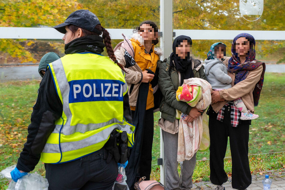 Fast täglich greift die Bundespolizei derzeit Flüchtlinge und Schleuser in Sachsen auf.