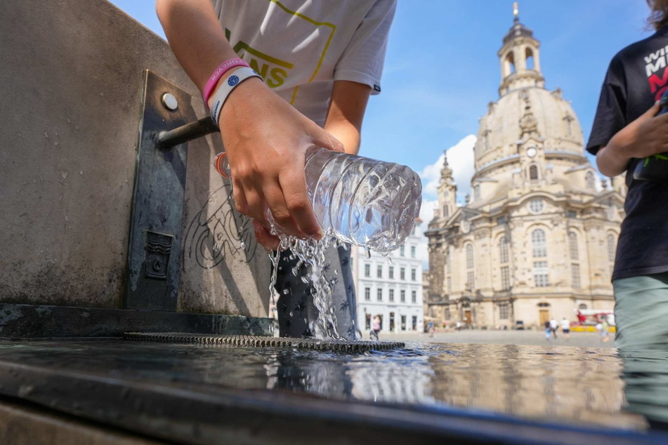 Trinkbrunnen wie dieser helfen im Sommer hydriert zu bleiben.