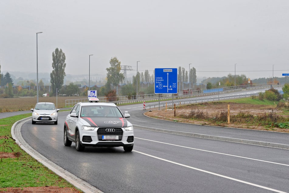 Freie Fahrt nach Rabenstein: Seit Oktober 2016 rollt der Verkehr über den neuen Autobahnzubringer Kalkstraße.