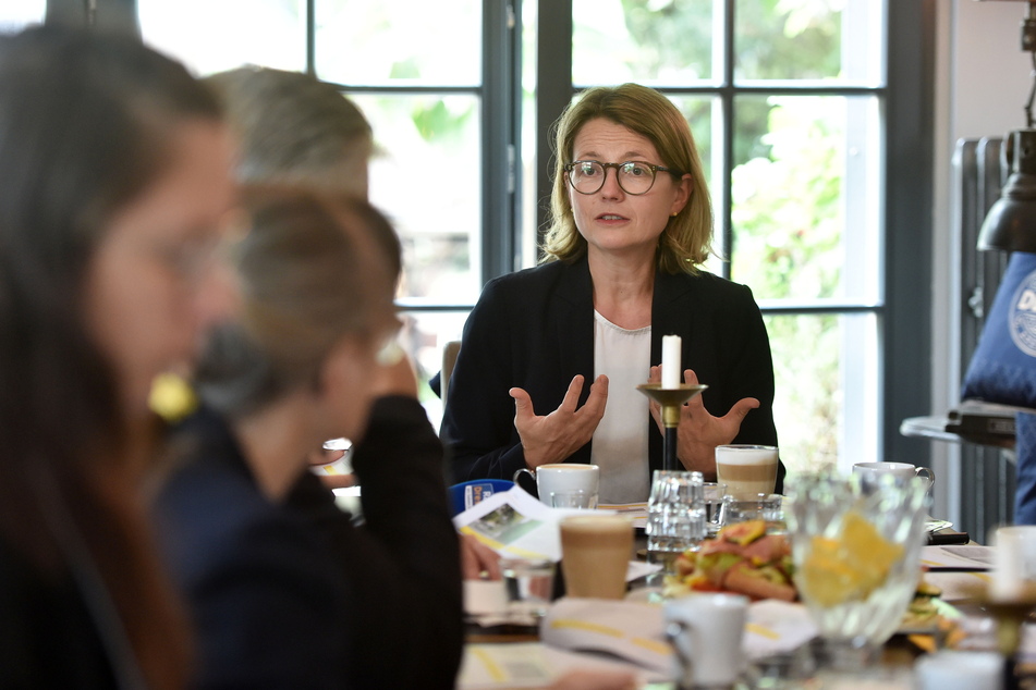 Bürgermeisterin Annekatrin Klepsch (45, Linke) hat die Tourismusstrategie für Dresden vorgelegt.