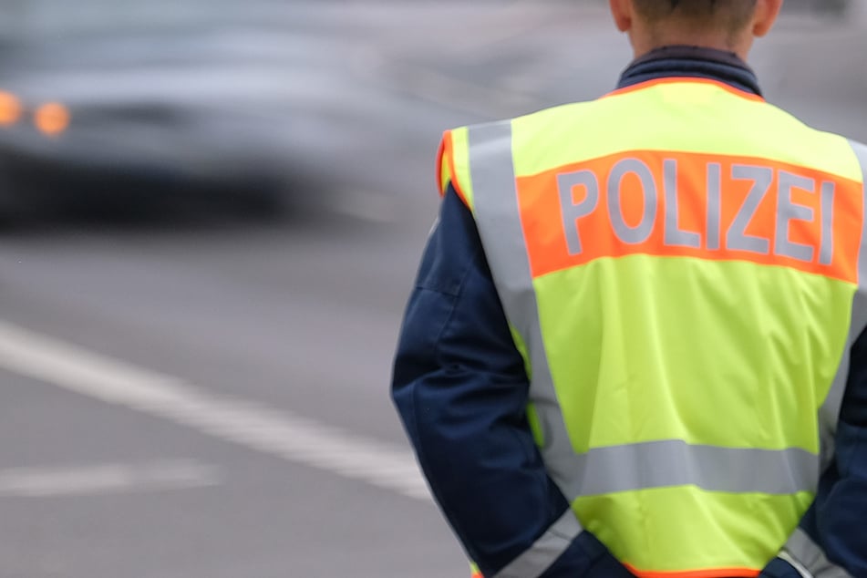 Unfall im Dresdner Süden: Motorradfahrer kollidiert mit anderem Fahrzeug und stürzt