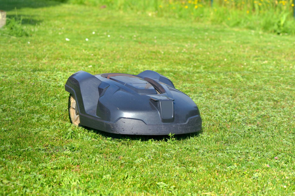 A lawn mower robot stopped its own theft (stock image).