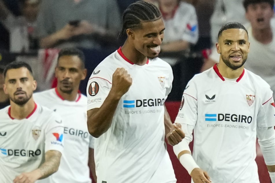 Mit einem Marktwert von geschätzten 25 Millionen Euro ist Loïc Badé (25, Mitte) der wertvollste Profi des FC Sevilla.