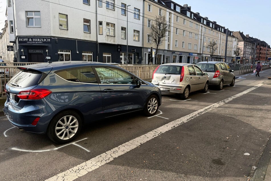 Bei dem Crash wurden mehrere Fahrzeuge beschädigt.