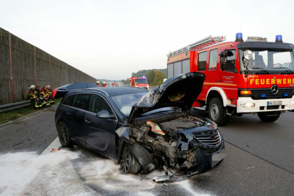 Unfall A40 Gestern - Schwerer Lkw-Unfall Blockierte Am Freitagabend Die ...