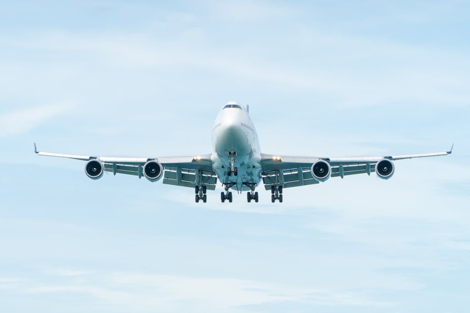 Die Boeing 747-400 landete sicher am Ausgangsflughafen. (Symbolbild)