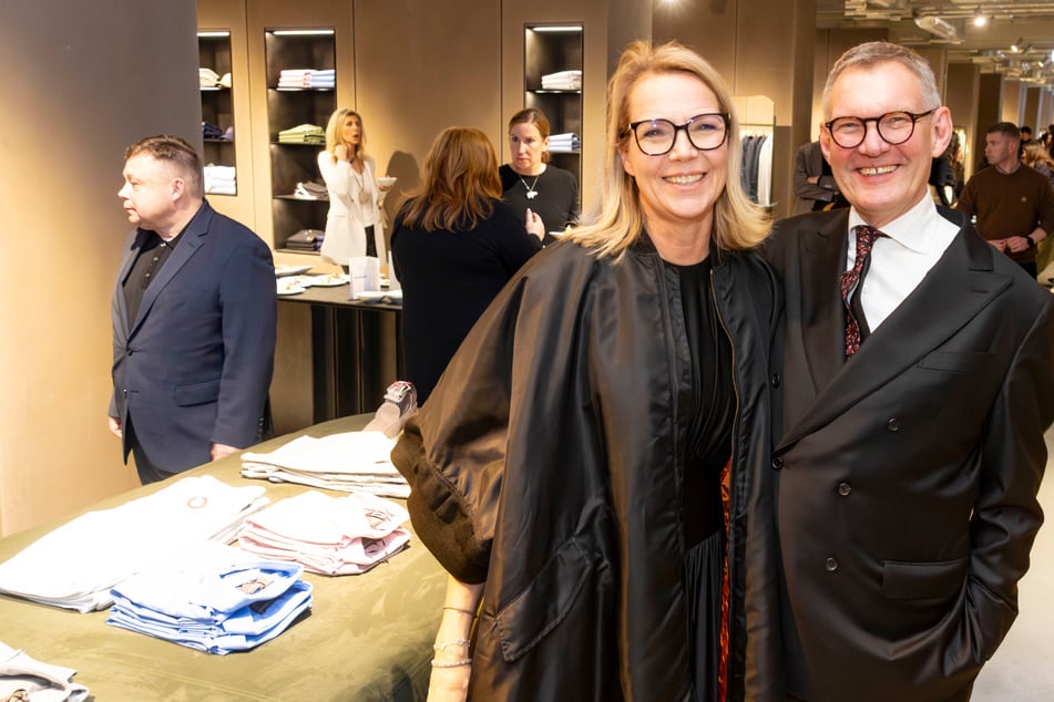 Dresden: Eröffnung mit Lachstatar, Promis, Perlenschmuck: "Papenbreer" bringt Luxusmode in die City