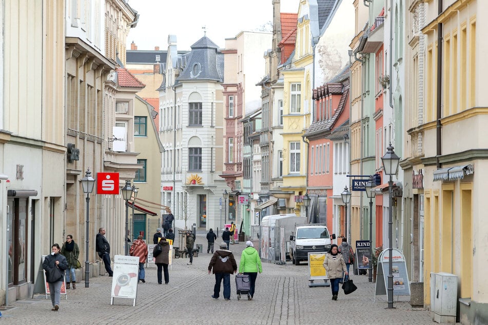 In der Innenstadt von Zeitz wurde der Teenager von einem 22-Jährigen angegriffen. (Archivbild)